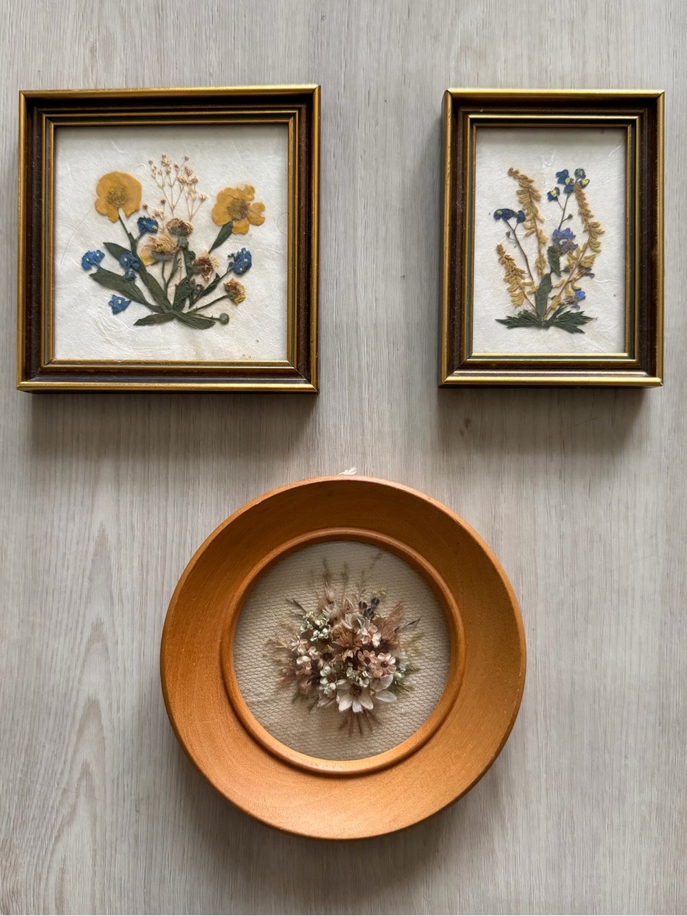 Vintage Wall Art Dried Flowers Round Frame Dome  Glass Handmade Australia